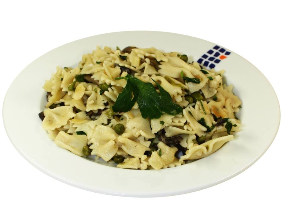 Limetten-Pasta mit Erbsen, Pilzen und Nüssen